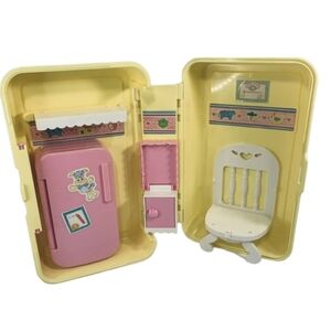 1995 Cabbage Patch love'n go travel kitchen